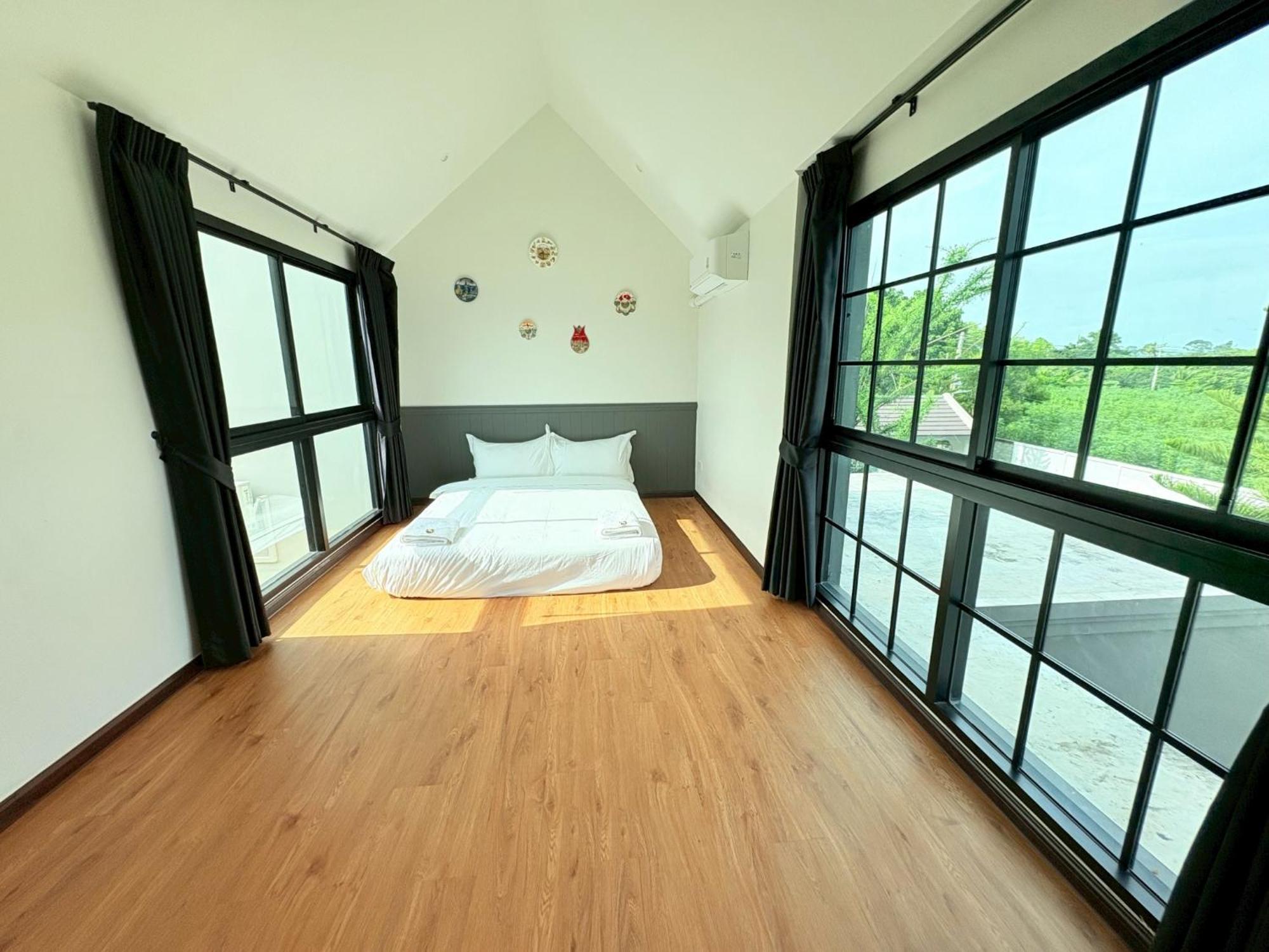Brittany Pool Villa-pattaya Villa Na Chom Thian
