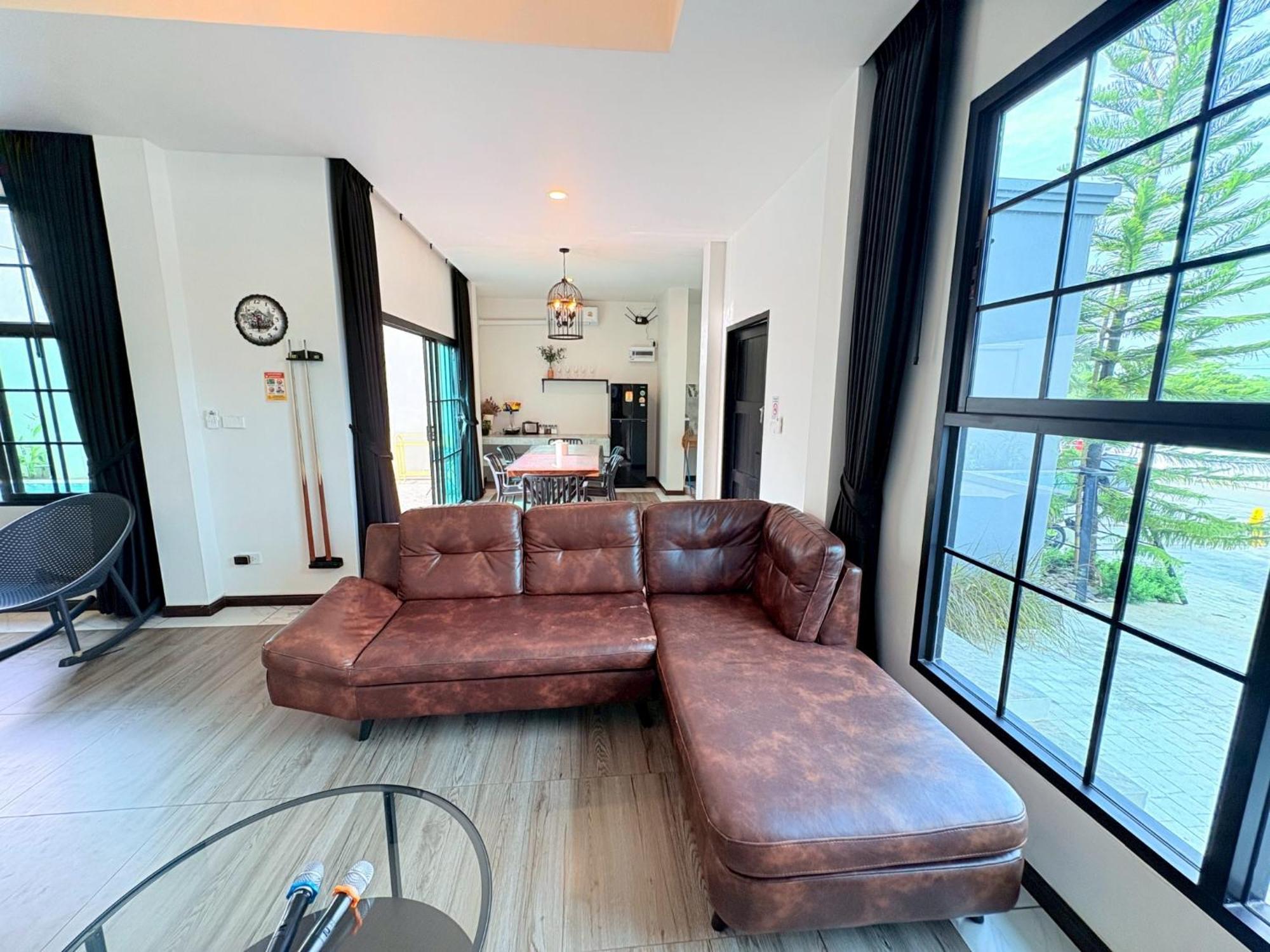 Brittany Pool Villa-pattaya Villa